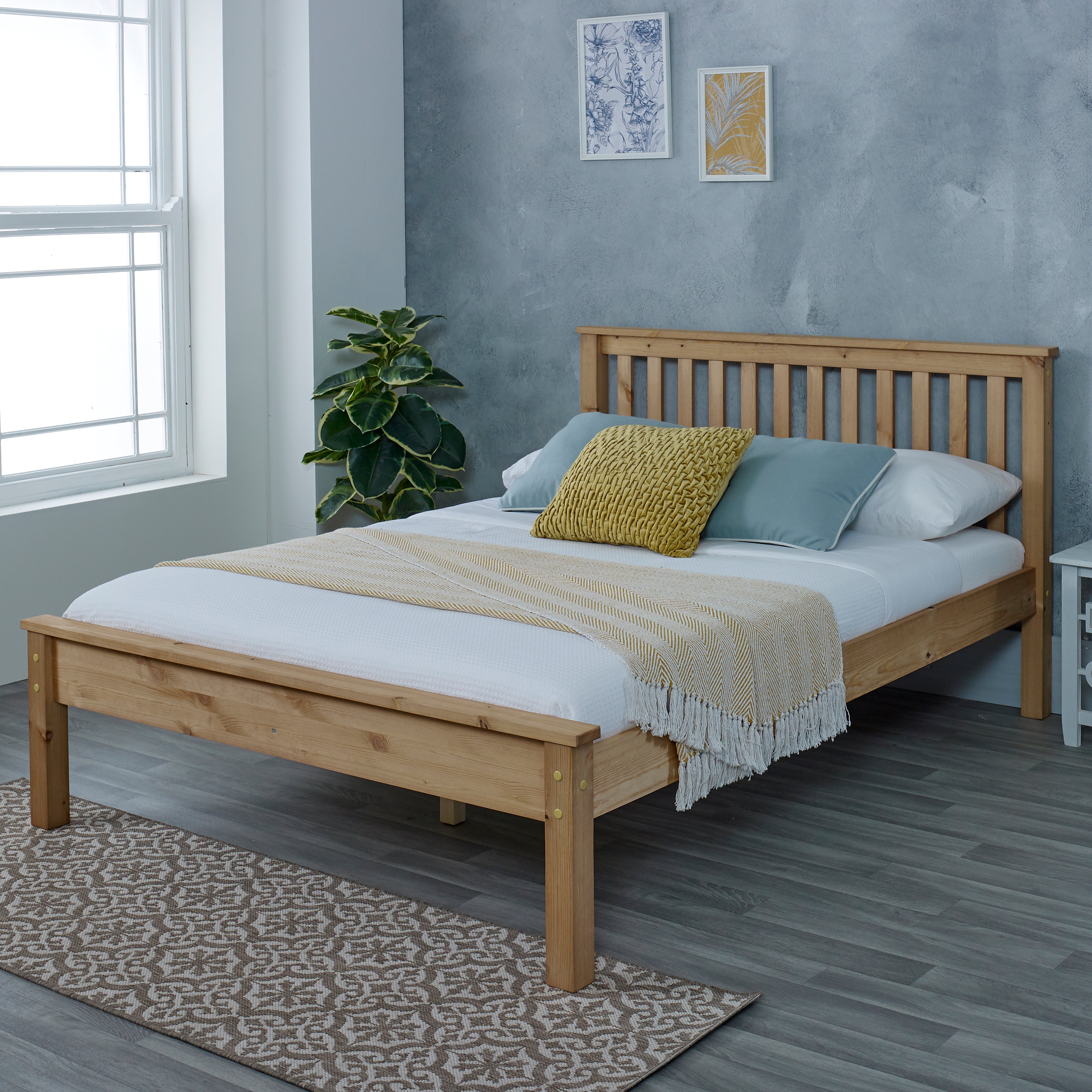 Chester Traditional Design Waxed Solid Pine Wooden Bed