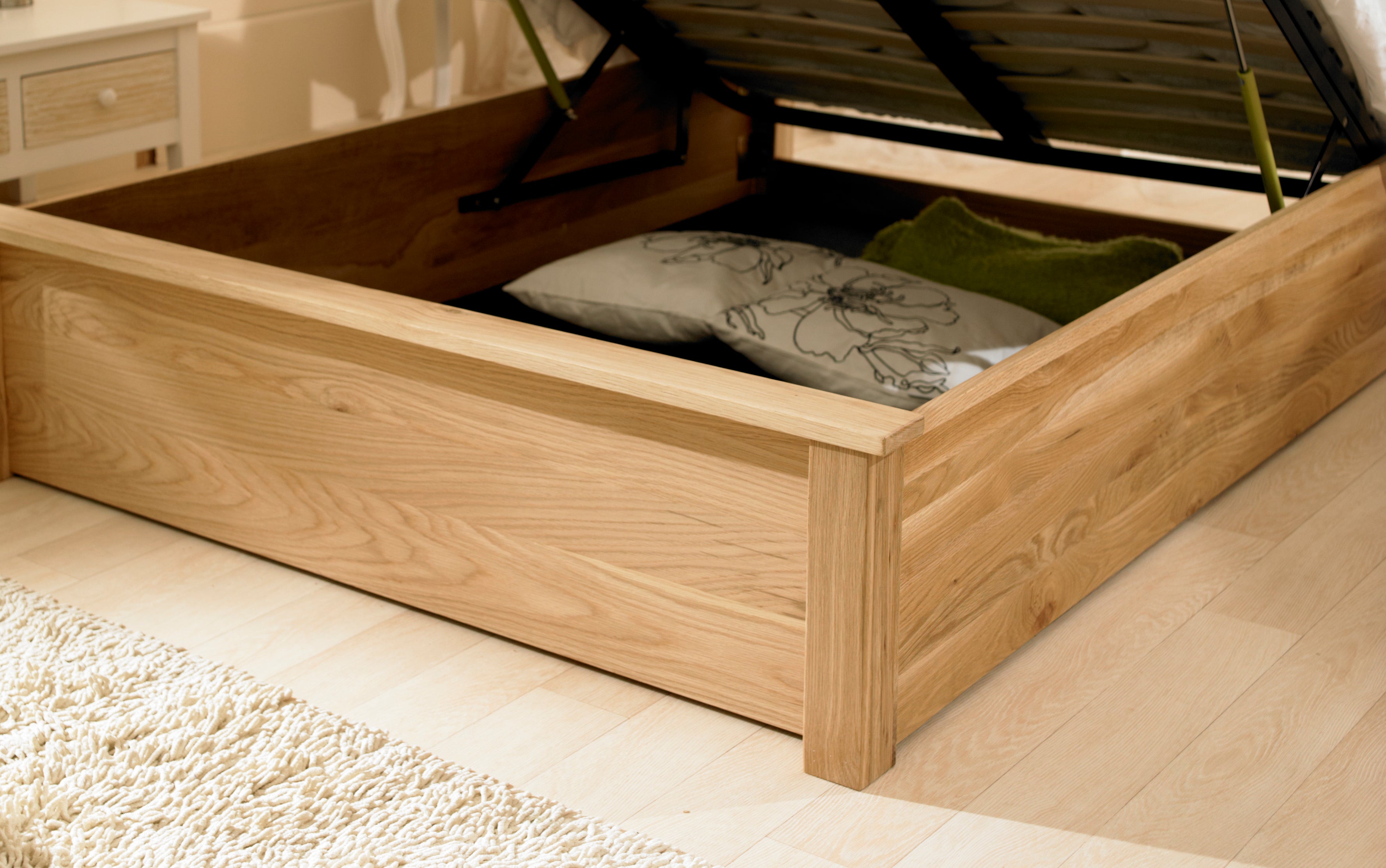 Woodbridge Contemporary Solid Oak Wood Ottoman Bed Frame